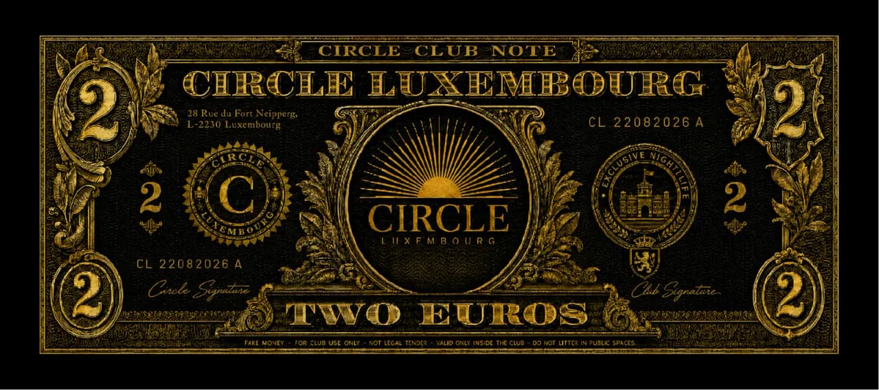 Le CIRCLE CLUB NOTE, deux euros, or sur noir, frappé du soleil de la maison